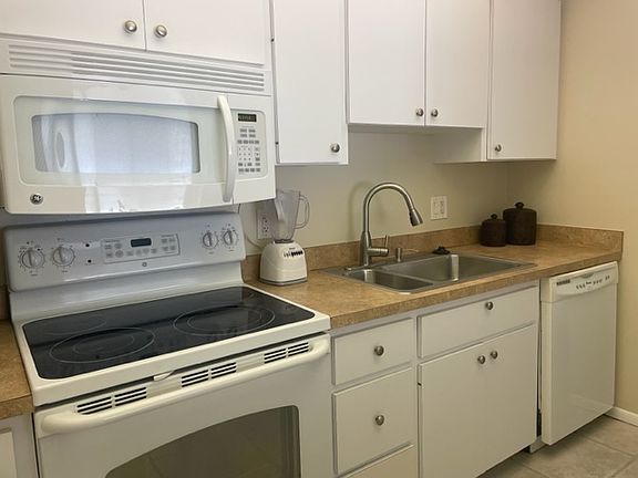 5th image of 1212 Ben Franklin Dr #205