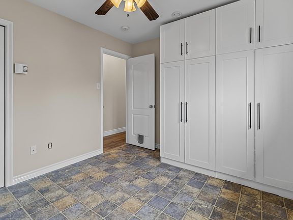 4th image of 77 Casey St