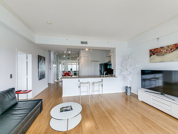 3rd image of 3225 Turtle Creek Blvd APT 1128