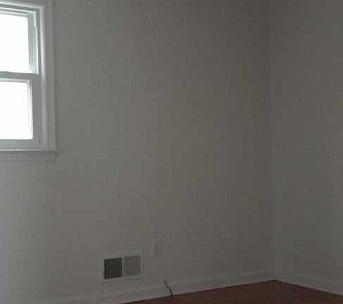 4th image of 4288 Newton Cir