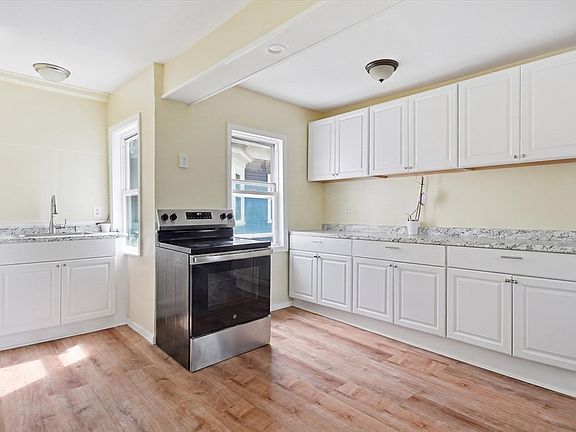 5th image of 24 Mason St
