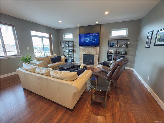 5th image of 878 Erickson Rd