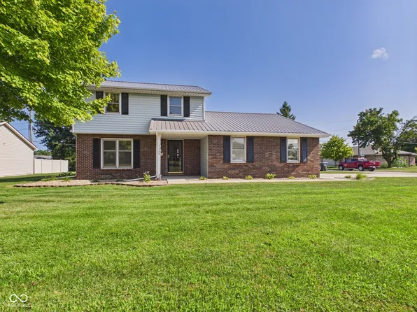 1520 E 42nd St, Anderson, IN 46013