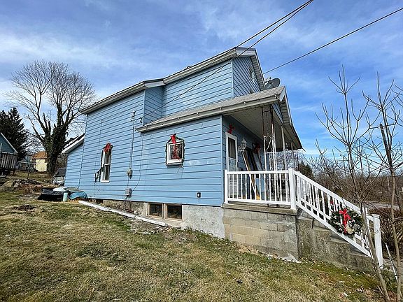 Left side of house and lot