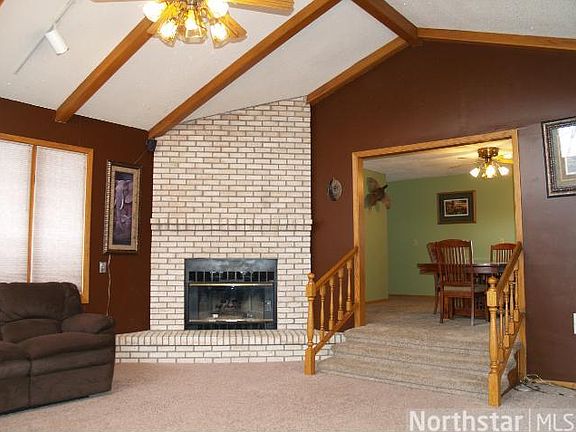 3rd image of 819 Whitney Dr