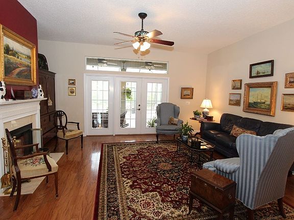 5th image of 604 Fernwood Ln