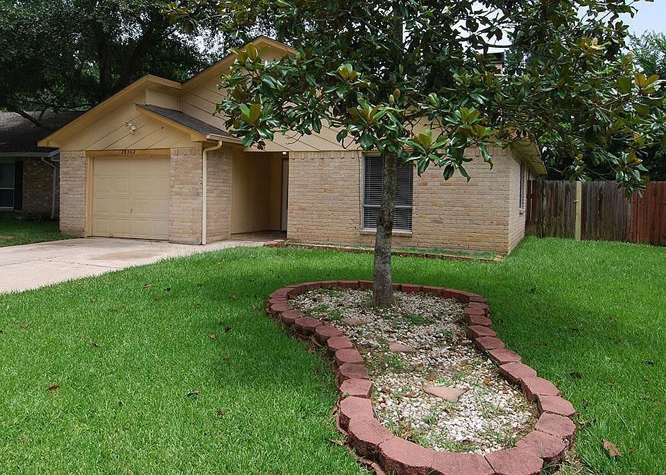 1st image of 28302 Doverbrook Dr