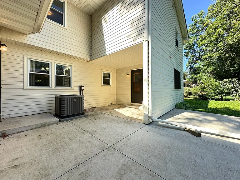 3917 Dakota Dr — Photo 36