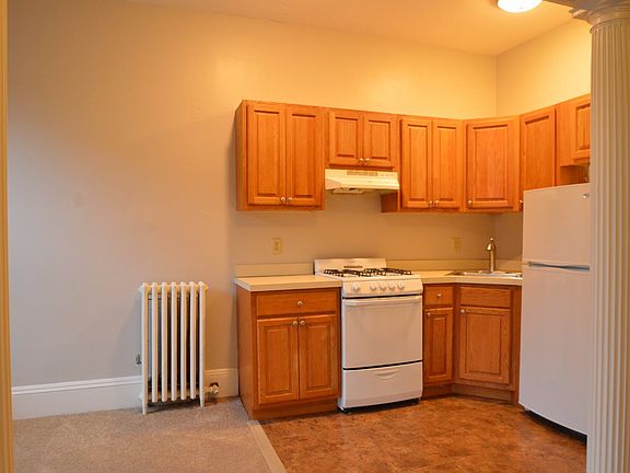 4th image of 29 Longwood Ave #Iii