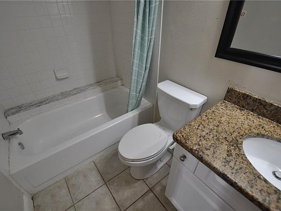 5th image of 1000 W Horatio St APT 122