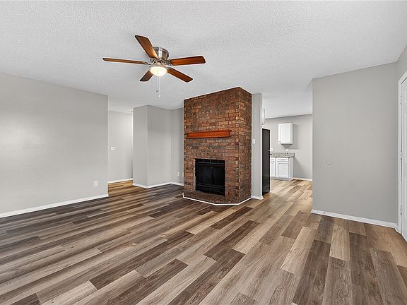 4th image of 4416 & 4418 W Acoma St
