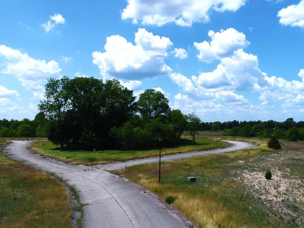 3 Caroline Ct, Edwardsburg, MI 49112