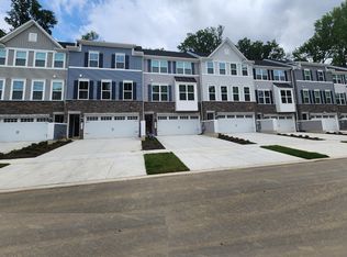 4322 Reusch Cir, New Castle, DE 19720