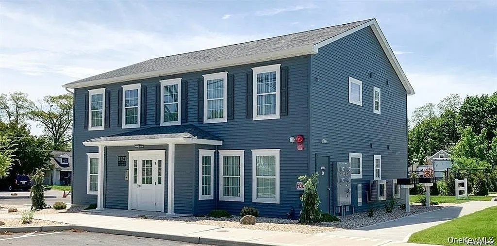 1 bed, 1.0 bath, 650 sqft, $2,300 — Photo 1