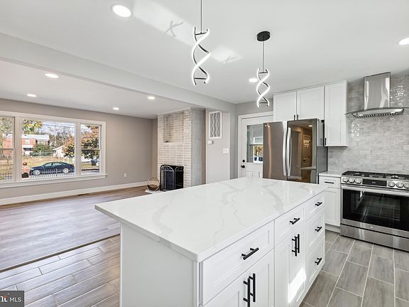 5th image of 412 Palmer St
