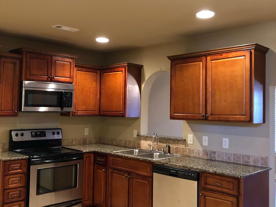 2nd image of 2414 S 15th Pl