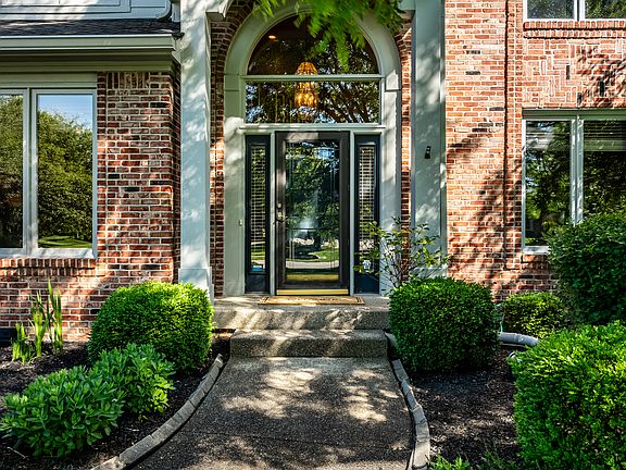 2nd image of 1404 N Claridge Way