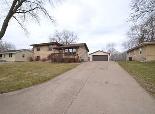 1637 Selby Ave, Saint Paul Park, MN 55071