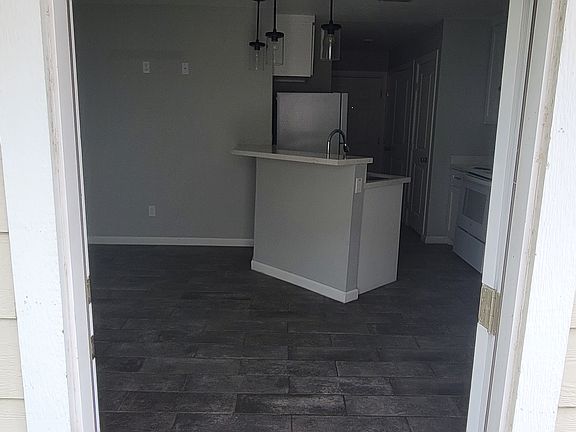 4th image of 2215 Northridge Ave #A