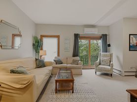 158 Narragansett Ave, Newport, RI