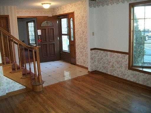3rd image of 1715 Heather Hill Cres