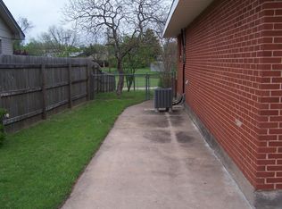 2109 NW Austin Dr, Lawton, OK 73505