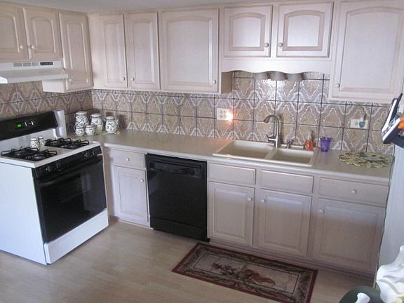 3rd image of 155 Chatham Ct APT C