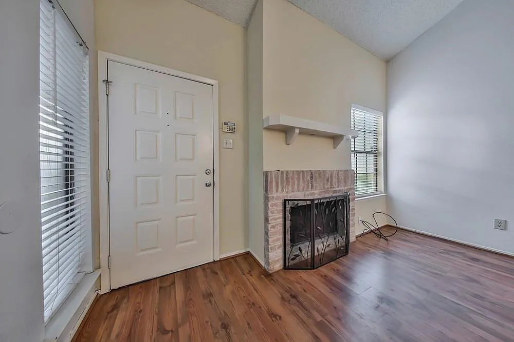 2 bed, 2.0 bath, 1178 sqft, $1,400 — Photo 4