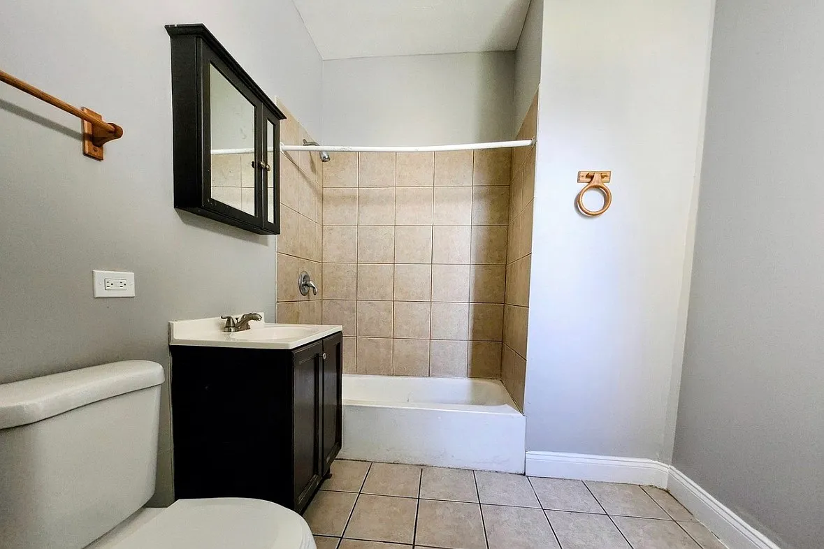 3 bed, $1,500 — Photo 4