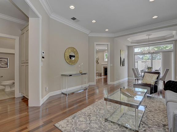 4th image of 1803 Henning Pl