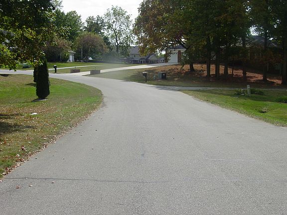 2nd image of 600 Oak Boulevard West Dr