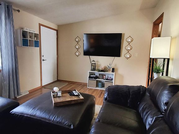 4th image of 3121 Center Lake Dr