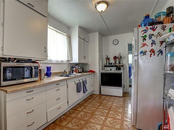galley kitchen