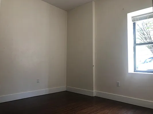 Rented by Premier Metro Realty Corp | media 5