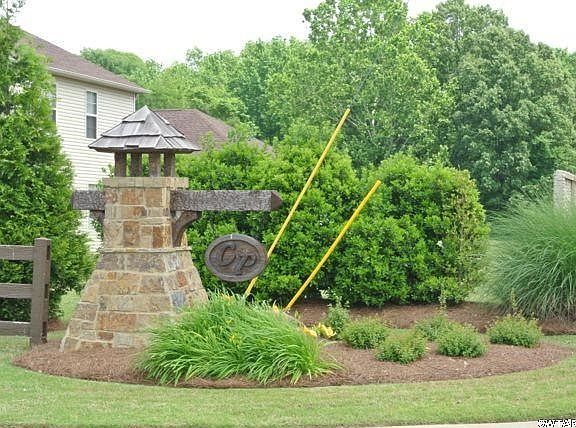 Front Entrance to neighborhood