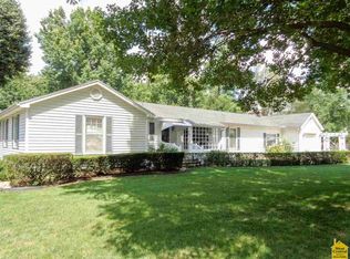 2306 S Woodlawn Dr, Sedalia, MO 65301