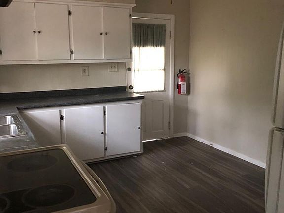 5th image of 1608 Broadway Blvd