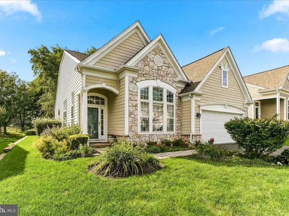 219 Katsura Dr, Kennett Square, PA 19348