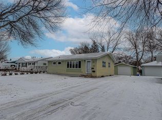 1714 16th St S, Fargo, ND 58103