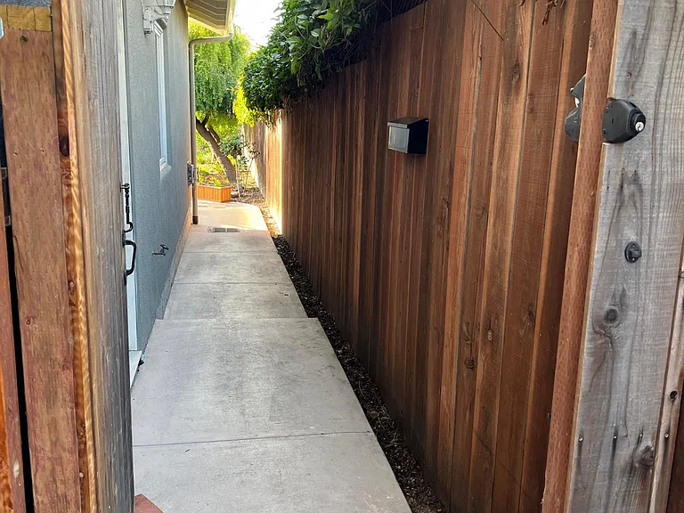 169 Marie Way — Photo 3
