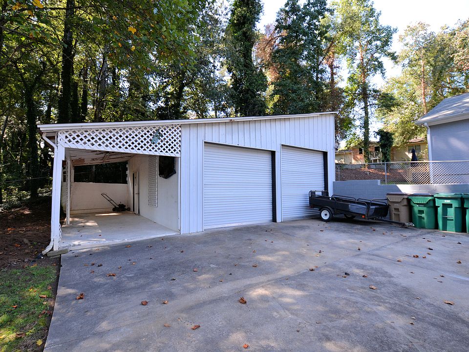 Garage, studio, workshop