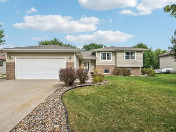 266 Stonefield DRIVE, Lake Mills, WI 53551