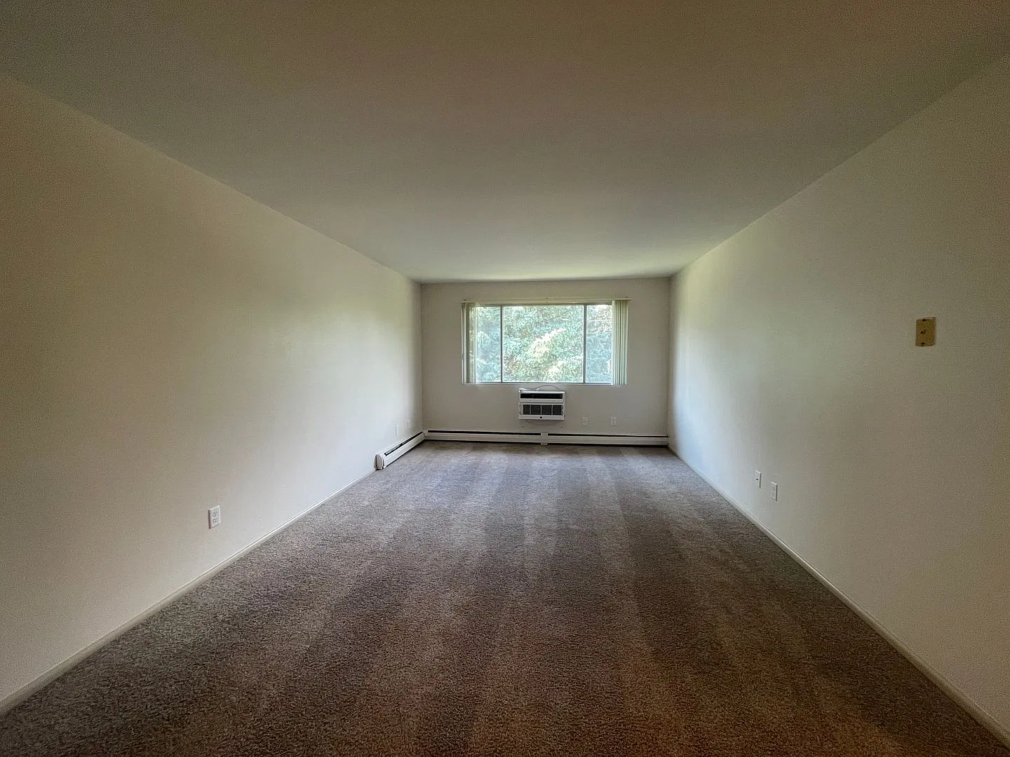 111 S Platten St — Photo 2