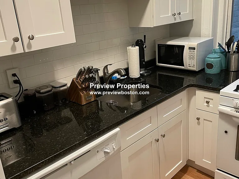 229 Kelton St #8P — Photo 5