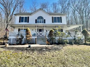 22 Mount Crest Rd, Oak Ridge, NJ 07438
