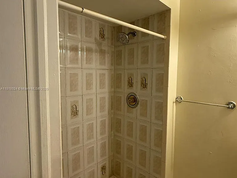 438 NE 210th Circle Ter #202-4B — Photo 8