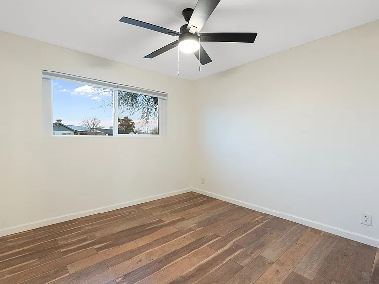 6601 E Latham St — Photo 22