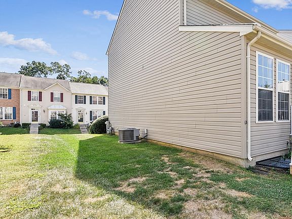 4th image of 1308 Lewis Ln