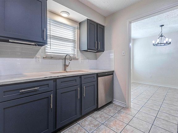 5th image of 11403 Bonaparte Dr
