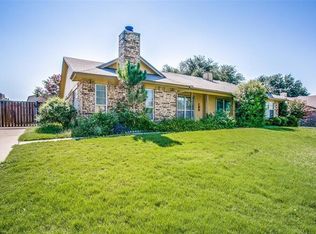 3000 Penny Ln, Euless, TX 76039